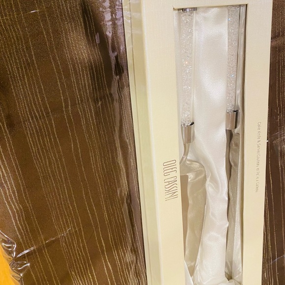 Oleg Cassini Dining Oleg Cassini Crystal Diamond Filled Cake Knife